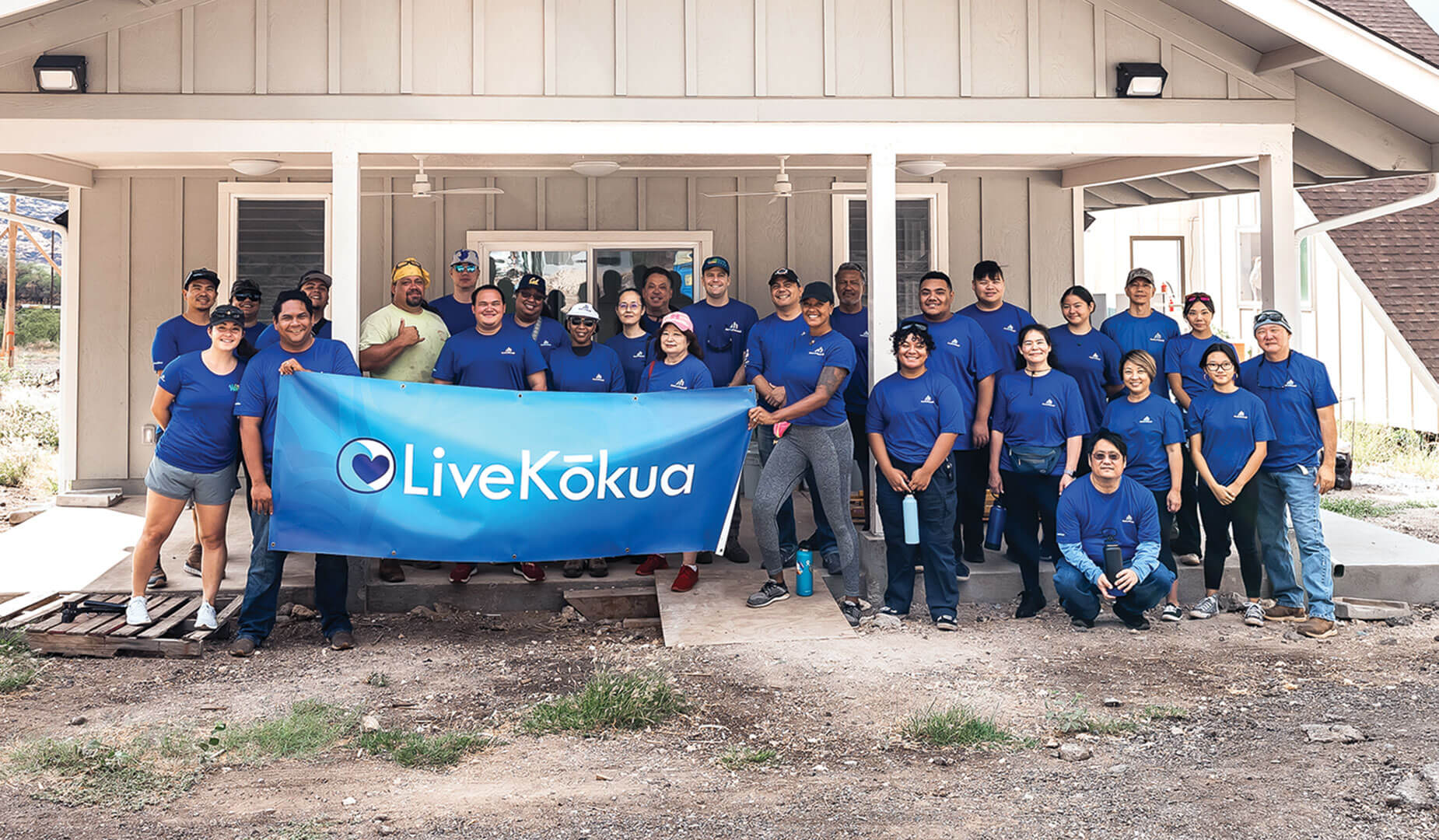 Group photo of Na Oiwi Aloha community service day
