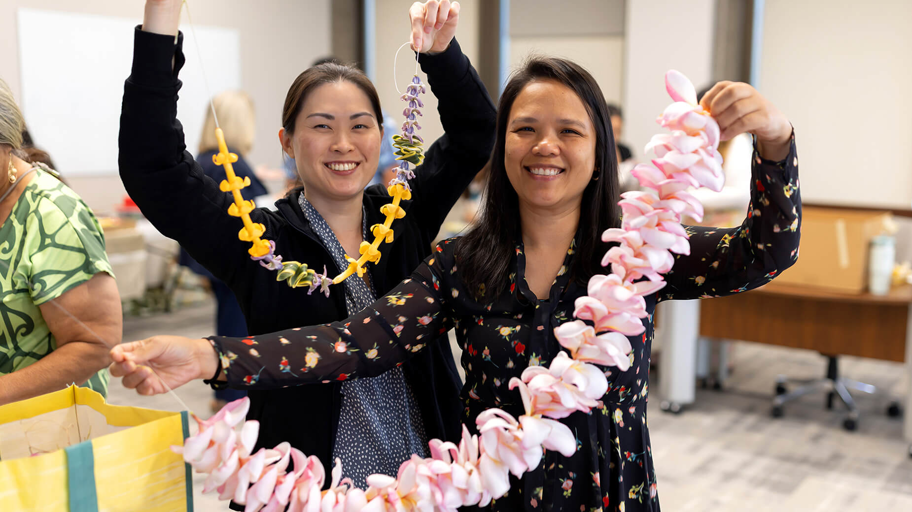 employees lei making
