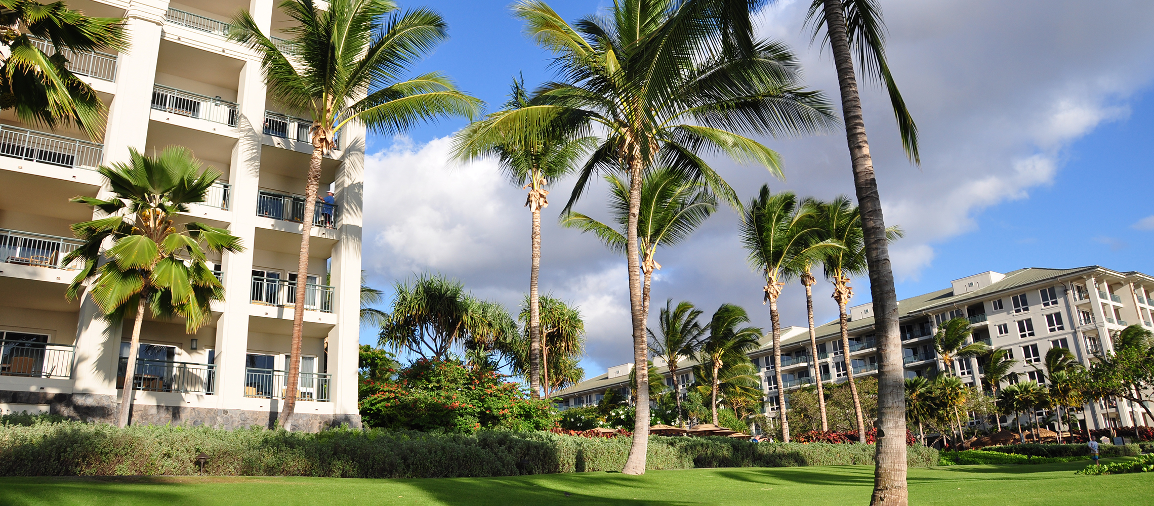 exterior of a Hawaii apartment building