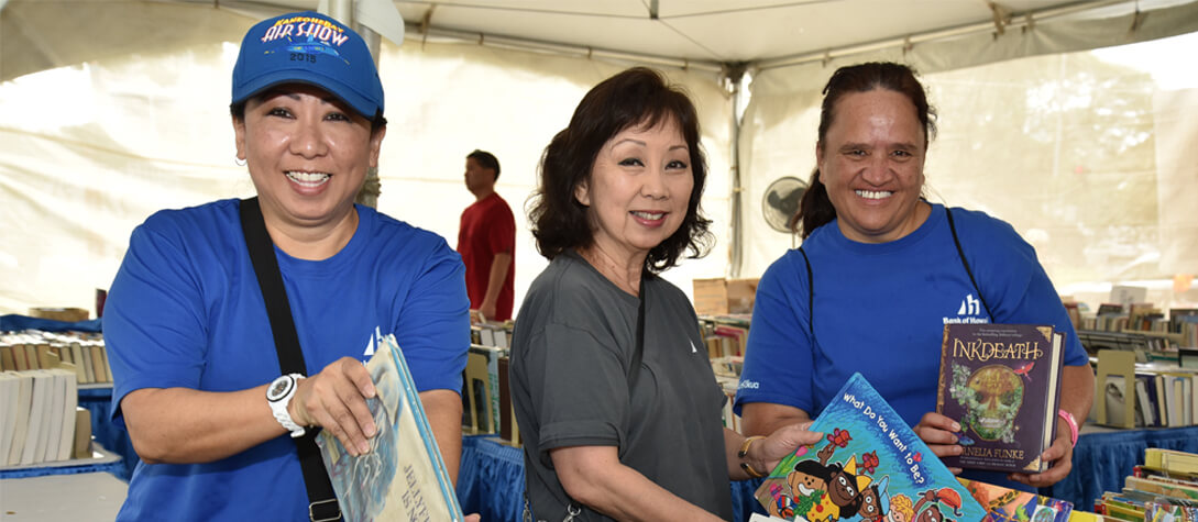volunteers at the Hawaii Book and Music festival
